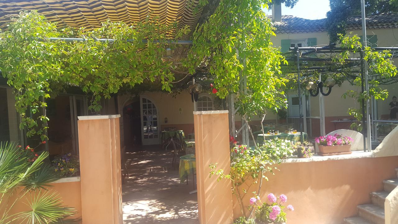 Logis Hotel Le Chene Vert Bollène المظهر الخارجي الصورة