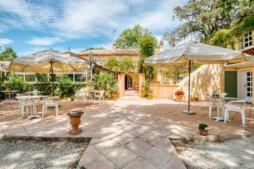 Logis Hotel Le Chene Vert Bollène المظهر الخارجي الصورة